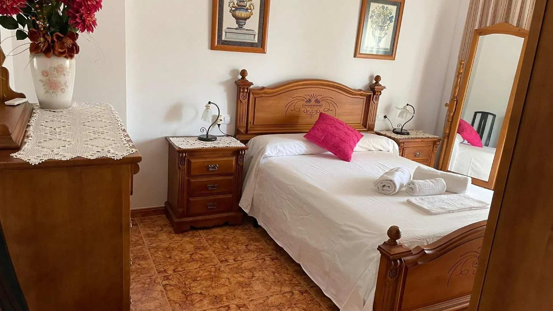 Precioso apartamento de dos plantas con vistas Frigiliana